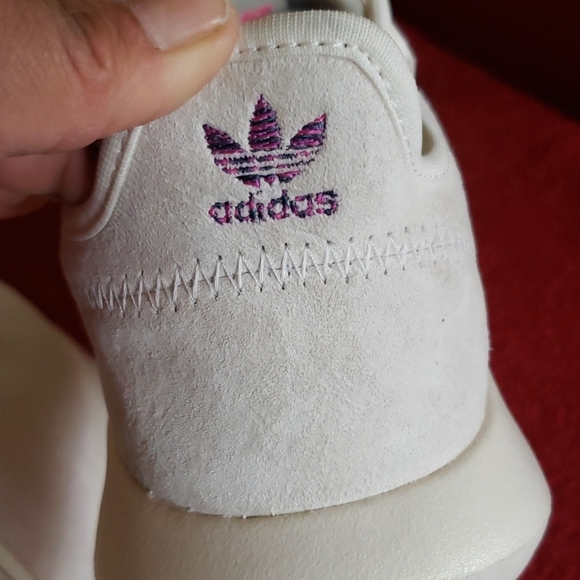 Cute adidas shoes - Picture 6 of 6